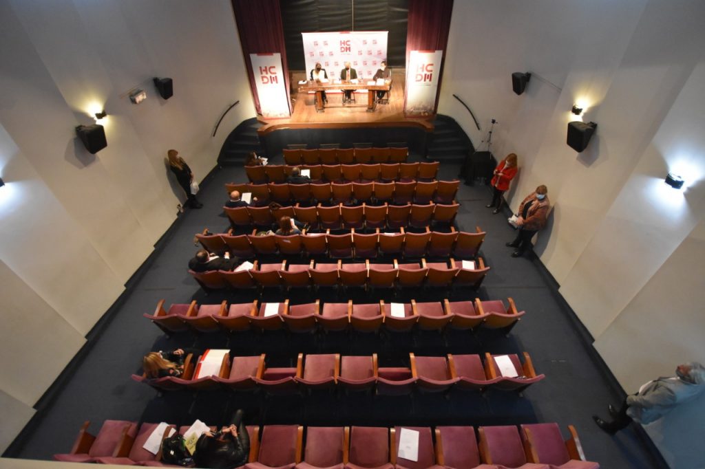 Vista Aérea de la sesión en el Teatro Gregorio de Laferrere
